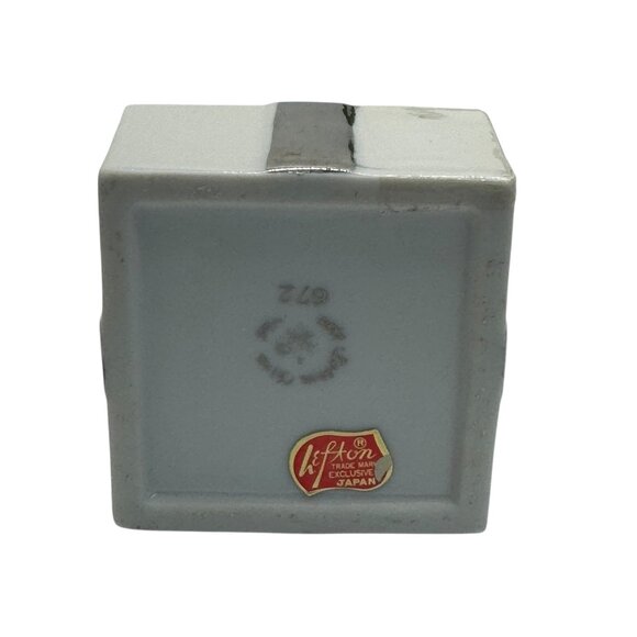 Lefton Porcelain Gift Box Shaped Trinket Holder With Silver Bow Accent - Picture 7 of 9